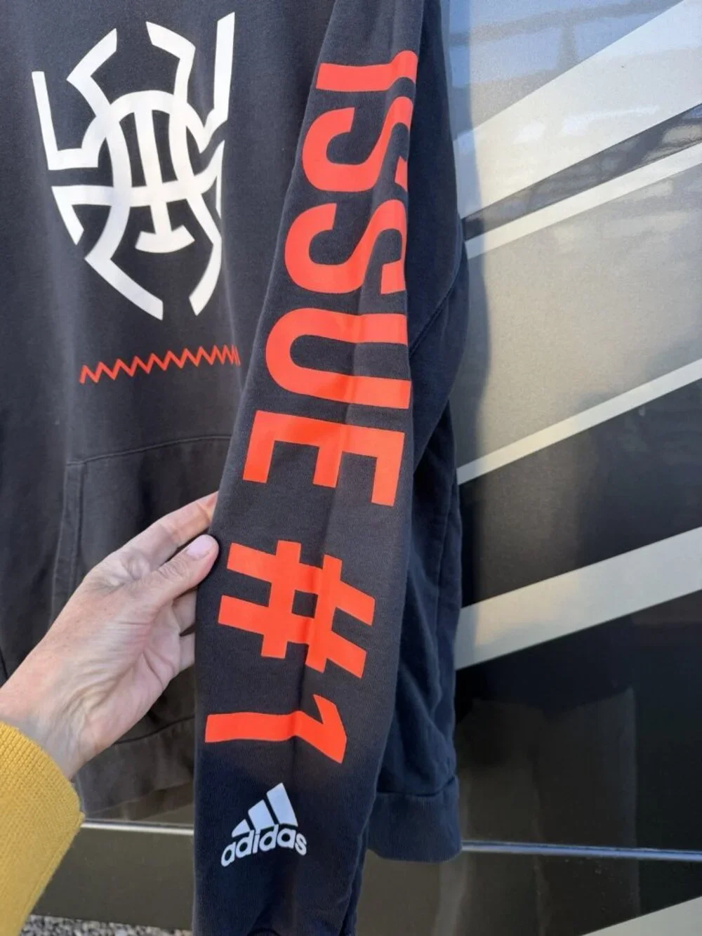 ADIDAS Basketball Club Donovan Mitchell DON #1 Spida black hoodie L logo
